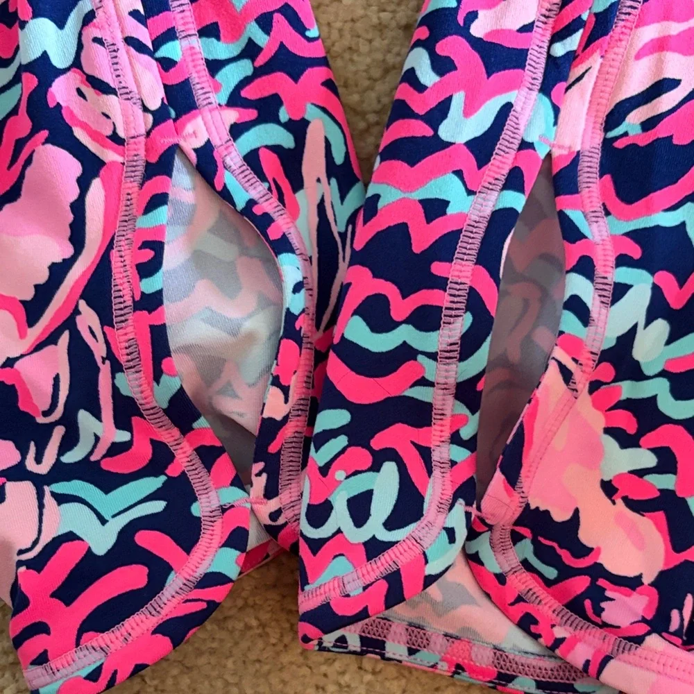 Lilly Pulitzer Neon Pink Luxeletic Capri Leggings with Navy & Aqua Print - Picture 4 of 4